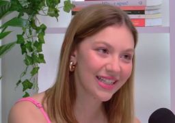 Bruna Furlan, neta de Carlos Alberto da Nóbrega, comemora última radioterapia
