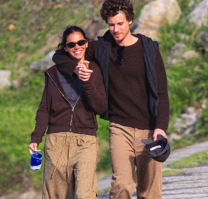 Bruna Marquezine e Shawn Mendes vivem momento especial em projeto social durante aniversário da atriz