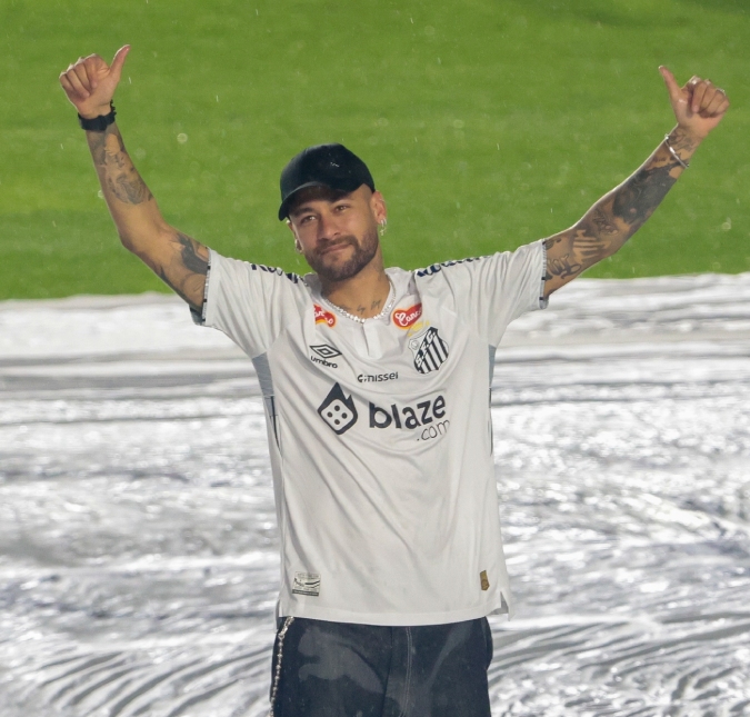 Neto, Galvão Bueno, Bruna Marquezine... Veja as celebridades que já criticaram Neymar Jr!
