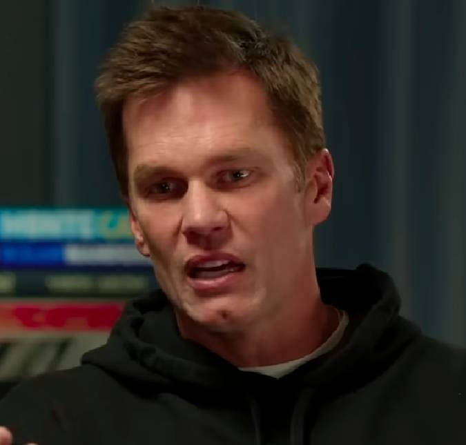 Tom Brady é visto em passeio de iate no sul da França ao lado de mulher misteriosa