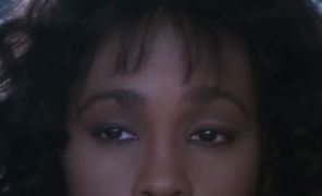 Herança, cinebiografia, relatos de familiares... Relembre as polêmicas póstumas de Whitney Houston