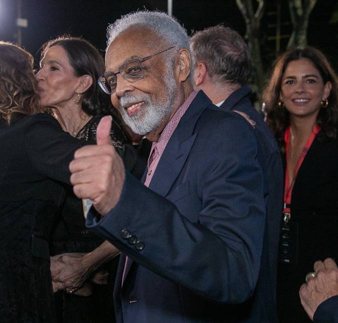 Gilberto Gil ganha homenagem emocionante dos filhos no <i>Dia dos Pais</i>