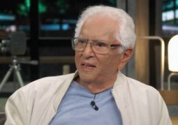 Carlos Alberto de Nóbrega chora ao desabafar sobre ex-esposa, Andréa Nóbrega, e alerta: <i>- Tudo tem um limite</i>