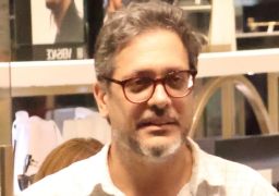 Lúcio Mauro Filho tranquiliza fãs após revelar câncer no intestino: <i>Estou bem e totalmente saudável</i>