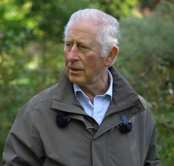Sobrinho de Rei Charles III, James surpreende ao trabalhar em fazenda na Inglaterra