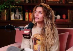 Paris Jackson relembra reaproximação com a mãe e fala sobre vínculo entre as duas