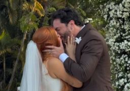 Viih Tube e Eliezer trocam primeiro beijo após casamento religioso no interior de São Paulo
