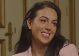 Georgina Rodríguez explica decisão de se casar com Cristiano Ronaldo na sala de estar de sua casa