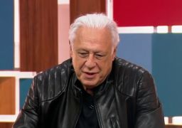 Antônio Fagundes relembra situação inusitada no velório da mãe: <i>- Fomos para uma churrascaria</i>