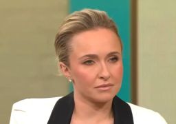Namorado de Hayden Panettiere não teria reagido até a declararem morta no local, diz jornal