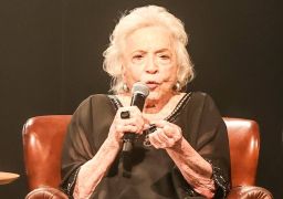 Aos 97 anos, Nathalia Timberg presta homenagem para Laura Cardoso e Glória Menezes e reflete sobre a própria partida: - <i>Logo estaremos juntas</i>