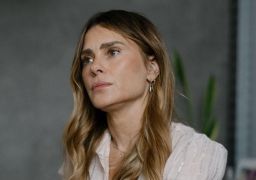 Carolina Dieckmmann relembra perda da mãe e da avó, que morreram no mesmo dia com cinco anos de diferença
