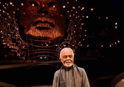 Choro, emoção e risadas, Gilberto Gil prestigia musical <I>Gil — Andar com Fé</i>; assista!