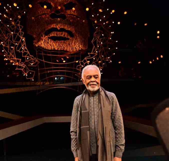 Choro, emoção e risadas, Gilberto Gil prestigia musical <I>Gil — Andar com Fé</i>; assista!