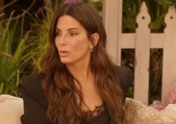 Sandra Bullock conta como os filhos reagiram à doença do namorado nos últimos anos de vida dele