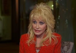 Dolly Parton deixou última música secreta para ser lançada em seu aniversário de 100 anos