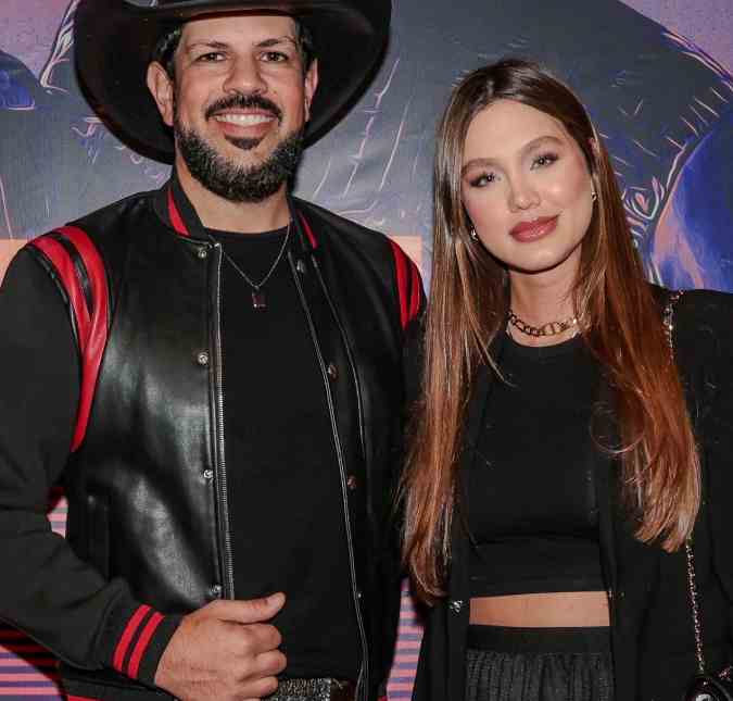 Biah Rodrigues, esposa de Sorocaba, conta que filha precisou passar por cirurgia, mas tranquiliza: <I>Se recuperando em casa</i>