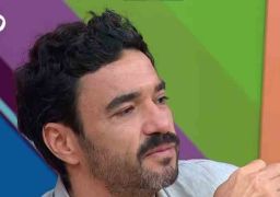 Em debate sobre tempo de tela, Caio Blat revela reação inusitada do filho ao pegar revista impressa pela primeira vez: <I>Começou a tentar ampliar a figura</i>