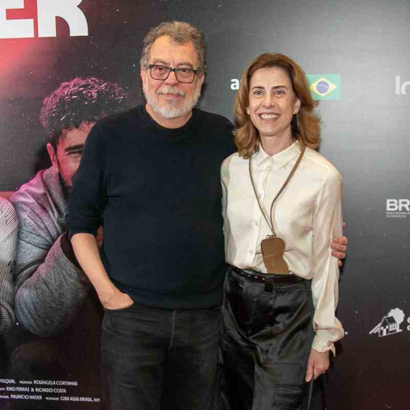 Fernanda Torres e o marido prestigiam pré-estreia de <I>Muito Prazer</i> no Rio de Janeiro