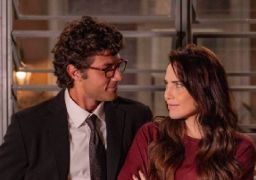 Pedriana vive! Chay Suede e Letícia Colin aparecem juntos nos bastidores de <i>Quem Ama Cuida</i>