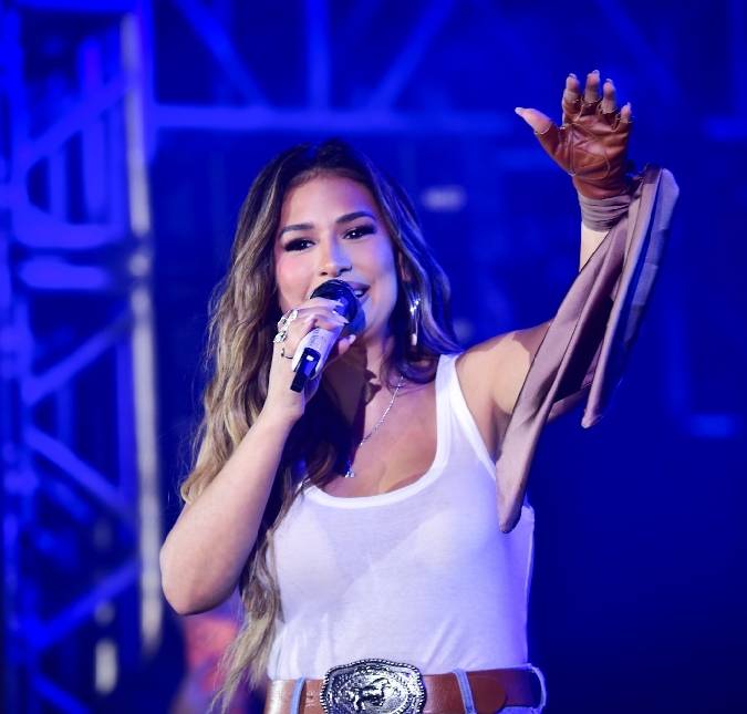 Simone Mendes revela rotina de dona de casa e fala sobre fogo no casamento