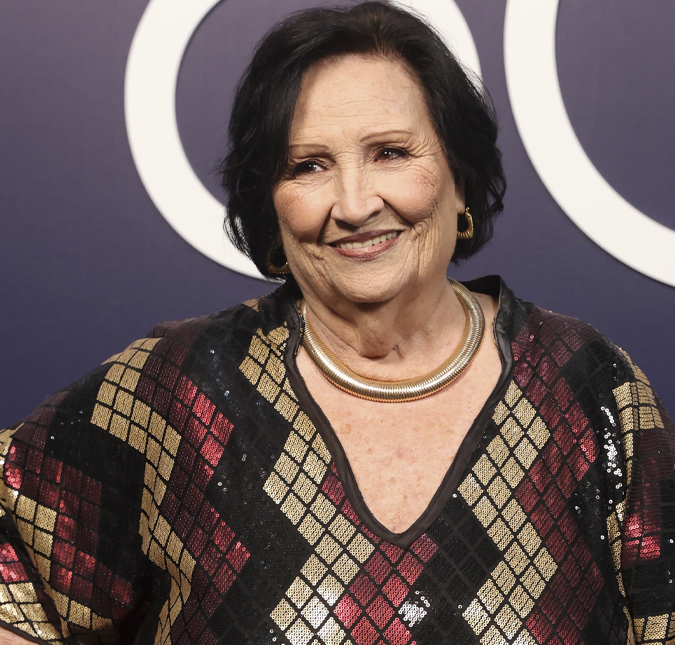 Dona Déa se emociona ao relembrar Paulo Gustavo: <i>- Agradecida de ele ter sido meu filho</i>