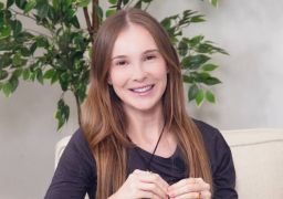 Sammy Sampaio revela que está grávida de uma menina e reflete: <i>Foi na maternidade que descobri que a vida é bonita</i>