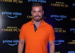Após anunciar que será pai novamente, Sidney Sampaio posa com o primogênito e se derrete: <i>Já está um homem</i>