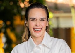 Ana Paula Renault marca presença na pré-estreia de <I>Da Magia à Sedução: Feitiço de Amor</i> em Los Angeles