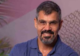 Internada no CTI, Juliano Cazarré revela que filha desenvolveu pneumonia