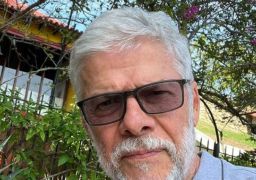 José Mayer presta homenagem a Gracindo Júnior e lamenta a morte do colega: <i>Homem gentil</i>
