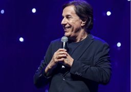 Tom Cavalcante se derrete ao receber visita da netinha de um ano nos bastidores de <i>Acerte ou Caia</i>. Veja!