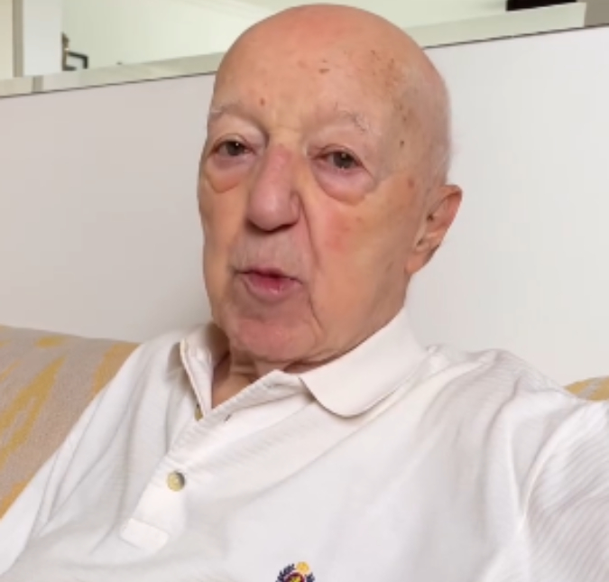 Marcelo Tas lamenta a morte do jornalista esportivo Claudio Carsughi