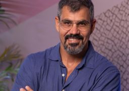 Após 14 dias de internação, filha de Juliano Cazarré vive momento especial: <i>Os irmãos puderam visitar a Guigui</i>
