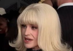 Kelly Osbourne agradece aos fãs depois de descobrir que <i>affair</i> vende conteúdo adulto na <i>internet</i>: <i>Me sinto mais do que um pouco tola</i>