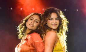 Lucy Alves beija nova namorada em <i>show</i> no <i>Rock in Rio</i>; veja as fotos!
