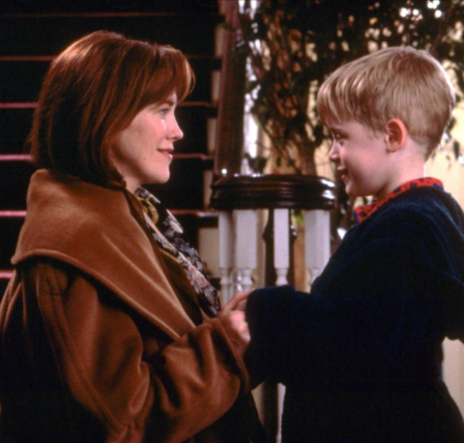 Macaulay Culkin faz homenagem emocionante para Catherine O’Hara no <i>Emmy</i> 2026; assista