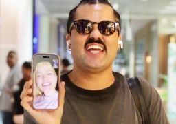 No aeroporto, Lucas Guedez faz chamada de vídeo com Virginia Fonseca após amiga não ir ao seu aniversário