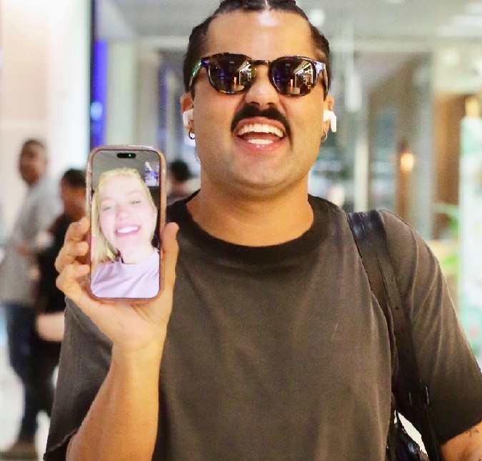 No aeroporto, Lucas Guedez faz chamada de vídeo com Virginia Fonseca após amiga não ir ao seu aniversário