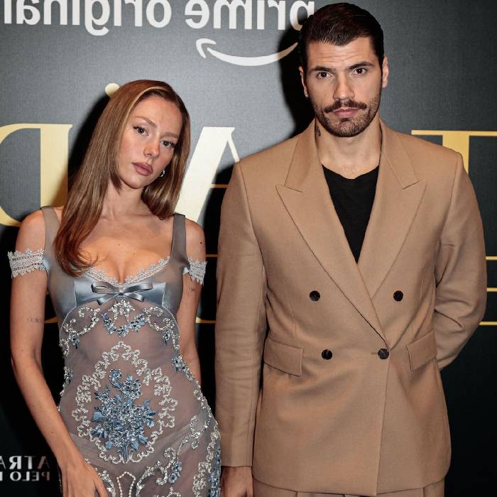 Ester Expósito, namorada de Mbappé, brilha em lançamento de filme em São Paulo ao lado de galã