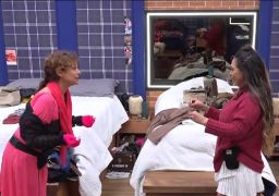 Darlin Ferrattry joga água em Giovanna Gold e promete revidar provocações em <i>A Fazenda 18</i>