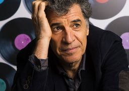 Paulo Betti coloca à venda apartamento onde Oscar Niemeyer criou elevador por cerca de 485 mil reais
