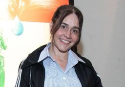 Alessandra Negrini prepara retorno às novelas da <i>Globo</i> em papel de humor
