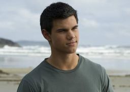 Taylor Lautner anuncia nascimento da primeira filha e surpreende com escolha do nome