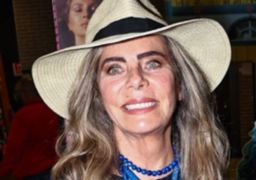 Famosas parabenizam Bruna Lombardi, que será avó pela primeira vez