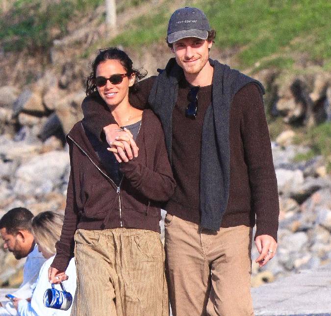 Acompanhado de Bruna Marquezine, Shawn Mendes celebra 10 anos do álbum <i>Illuminate</i> em Milão