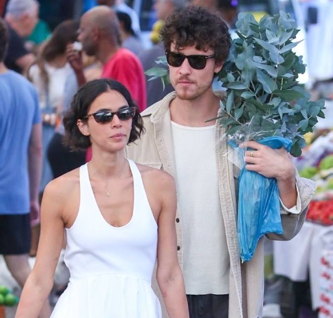 Bruna Marquezine e Shawn Mendes fazem primeira aparição pública como casal durante Semana de Moda de Milão