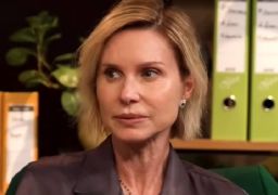 Paula Burlamaqui sofre acidente durante o banho e passa por cirurgia no ombro: <i>Podia ter morrido</i>