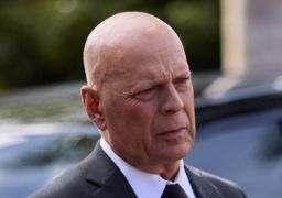 Tallulah encanta ao postar registro carinhoso ao lado do pai, Bruce Willis