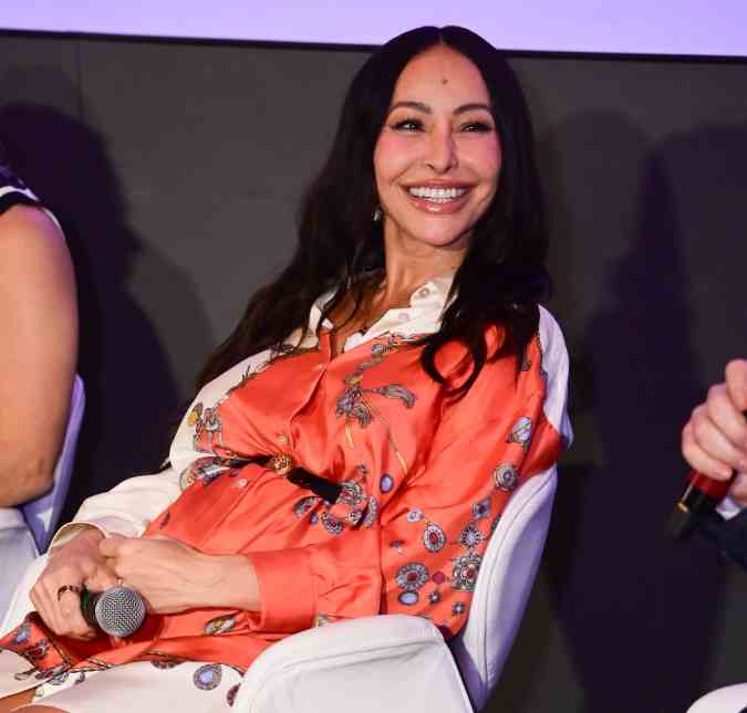 Grávida, Sabrina Sato vai à França para acompanhar o <i>Paris Fashion Week</i> 2026